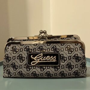 Guess Style Clutch purse